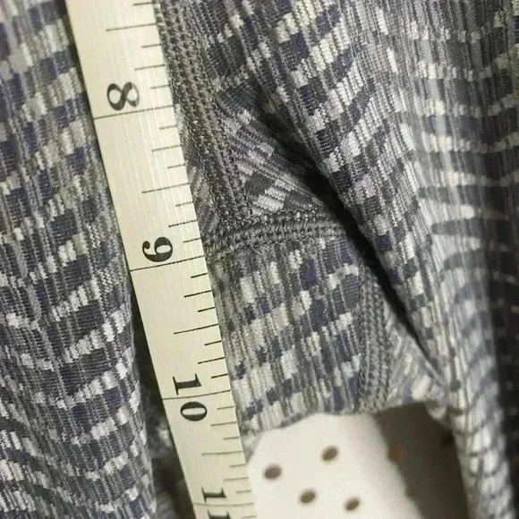 Lululemon Wunder Under HR - Picture 3 of 8